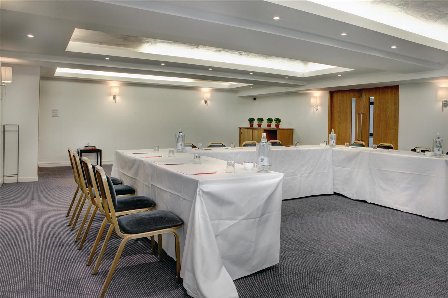 סבנאוקס Donnington Manor Hotel מראה חיצוני תמונה