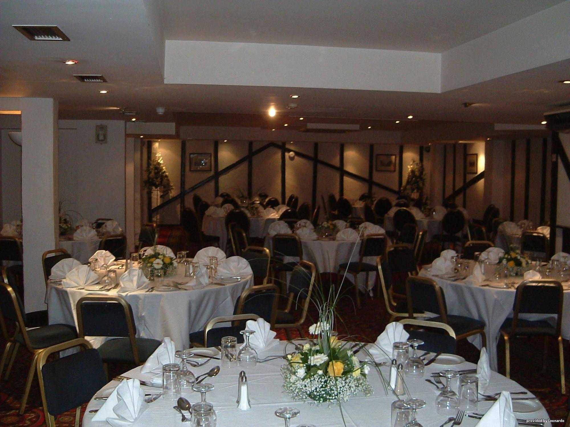 סבנאוקס Donnington Manor Hotel מתקנים תמונה